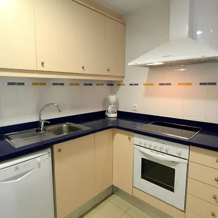 For Six People With Swimming Pool Apartamento